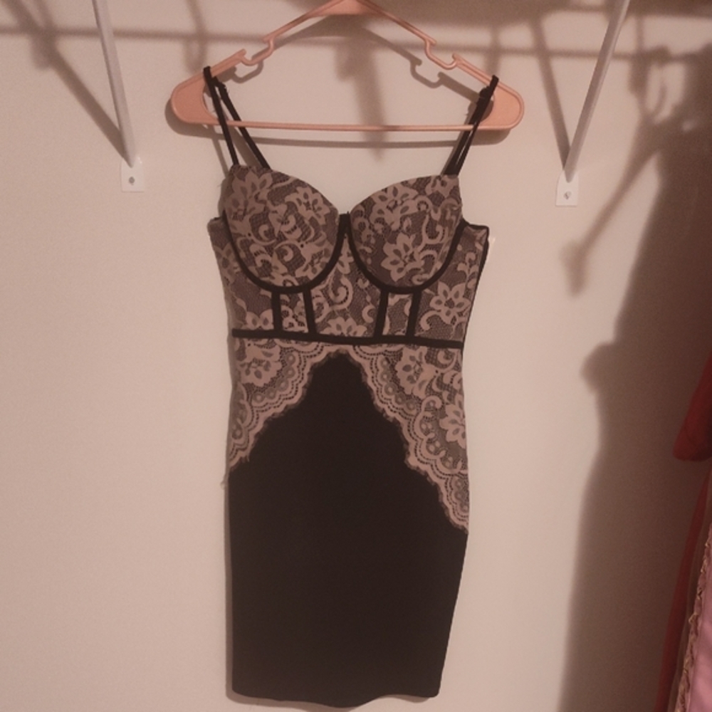 Elegant Black and Cream Lace Bustier Dress